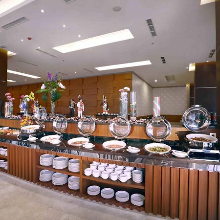 The Alana Yogyakarta Hotel And Convention Center Селеман Екстер'єр фото