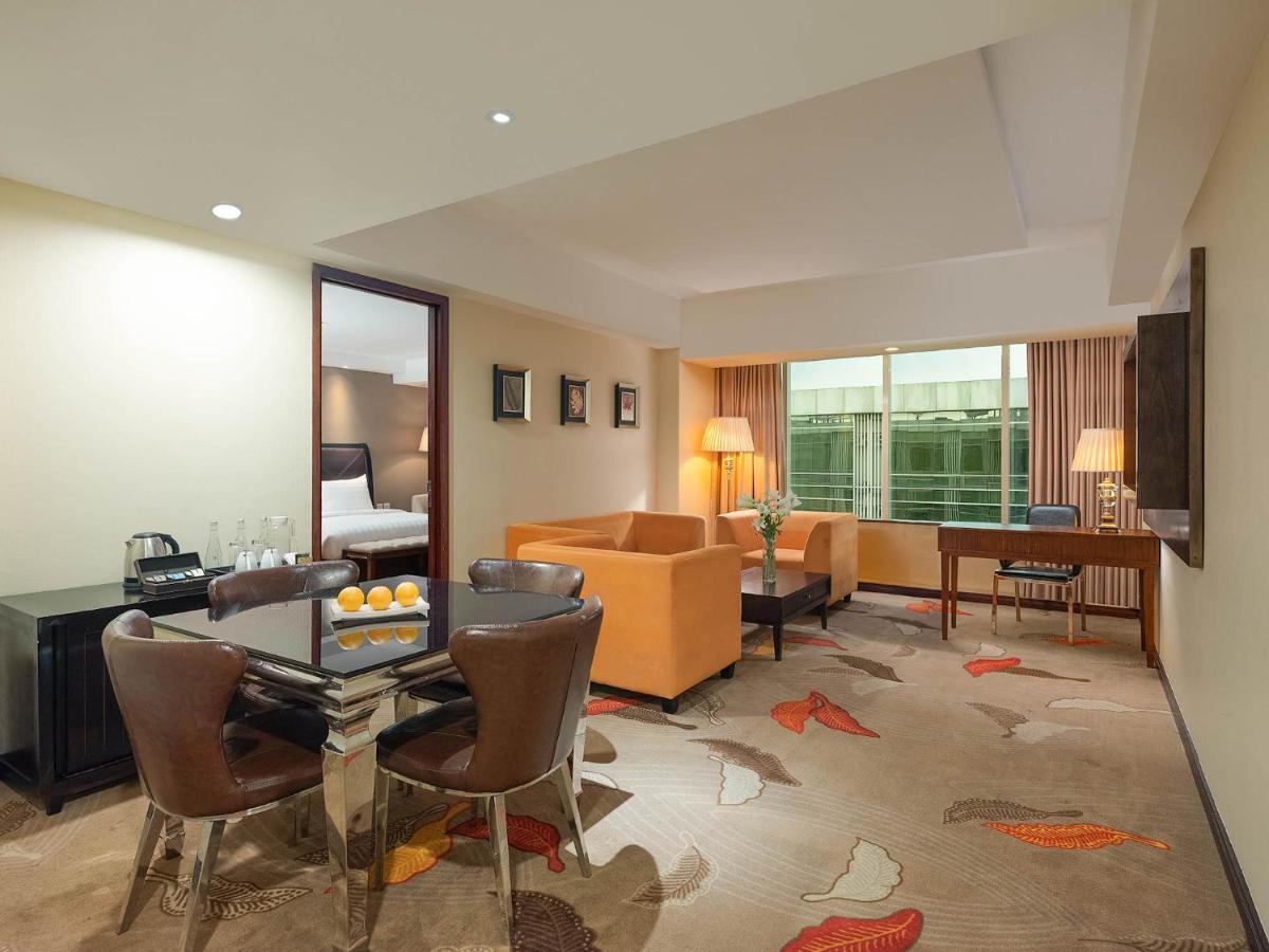 The Alana Yogyakarta Hotel And Convention Center Селеман Екстер'єр фото